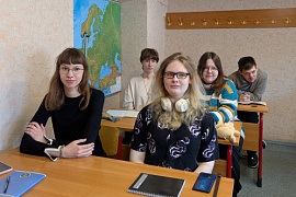 Мурманские школьники изучают продвинутую грамматику английского языка в МАУ